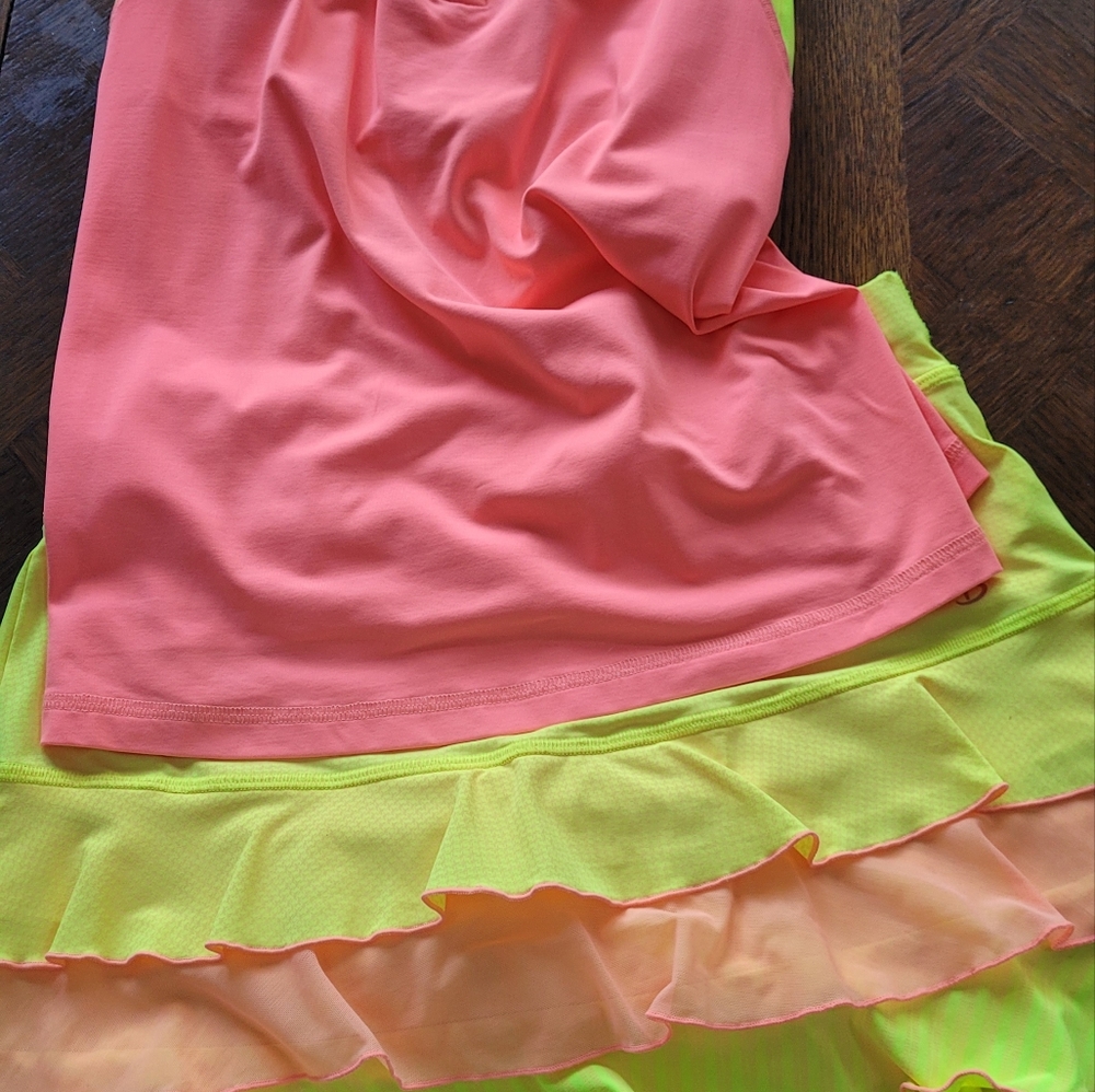 Tennis attire